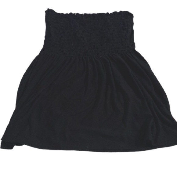 BCBGMaxAzria Tops - SOLD 🔥3/25$ Sale! BCBG Maxazria Black Smocked Strapless Top